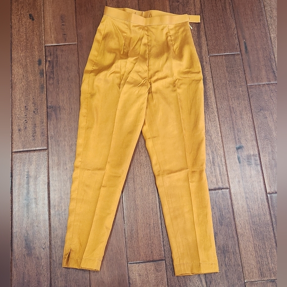 XS mustard gold suit - Picture 7 of 10